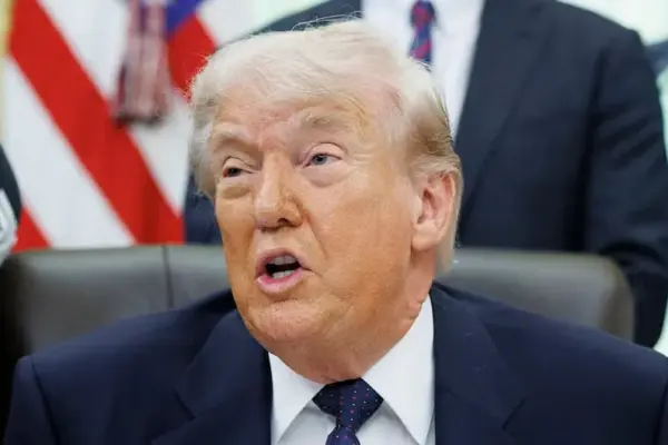 Trump holds a meeting with his team to make a "final decision" on Iran