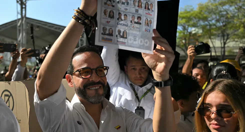Colombia Elections 2026: Abelardo de la Espriella votes in Barranquilla surrounded by a crowd