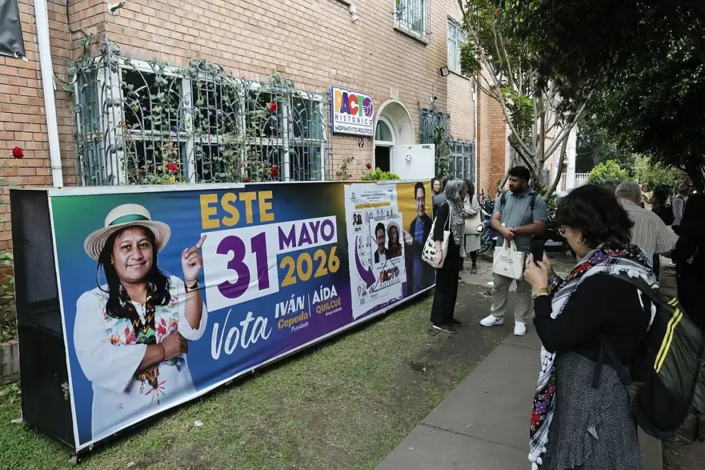 Las autoridades colombianas ultiman los preparativos para la primera vuelta de las elecciones presidenciales del domingo en las que se elegirá al sucesor del actual mandatario, Gustavo Petro, y para las que están habilitados para votar 41.421.973 ciudadanos, incluidos los residentes en el exterior | Foto: EFE/ Carlos Ortega