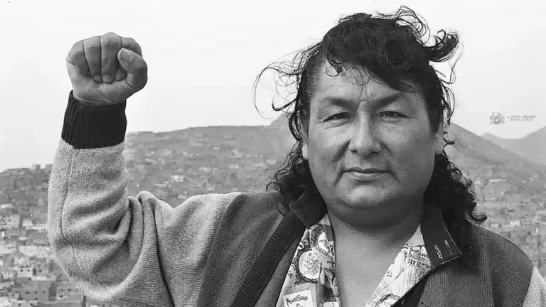 Chacalón was a phenomenon of chicha music, which mixes Andean and tropical elements with rock and roll guitars.