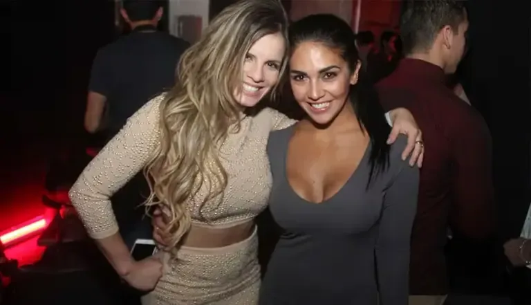 Alejandra Baigorria and Vania Bludau reunited at the Angora Producciones party. (Photo: Facebook Angora Producciones)