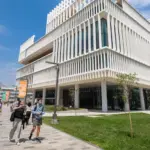 Seven floors and 18 thousand square meters: the new library of the University of Lima that redefines the role of reading