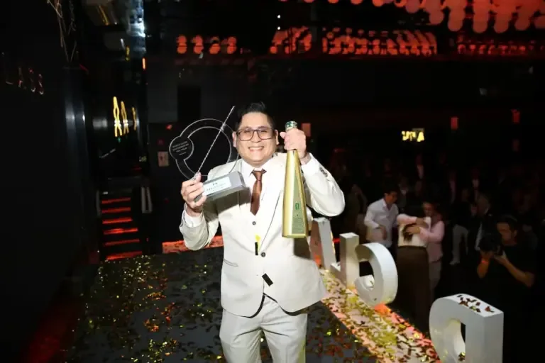 Antonio Esteves, from El Tragu bar (Trujillo), was crowned champion of the World Class Peru 2026 final. Damián, Barranco.