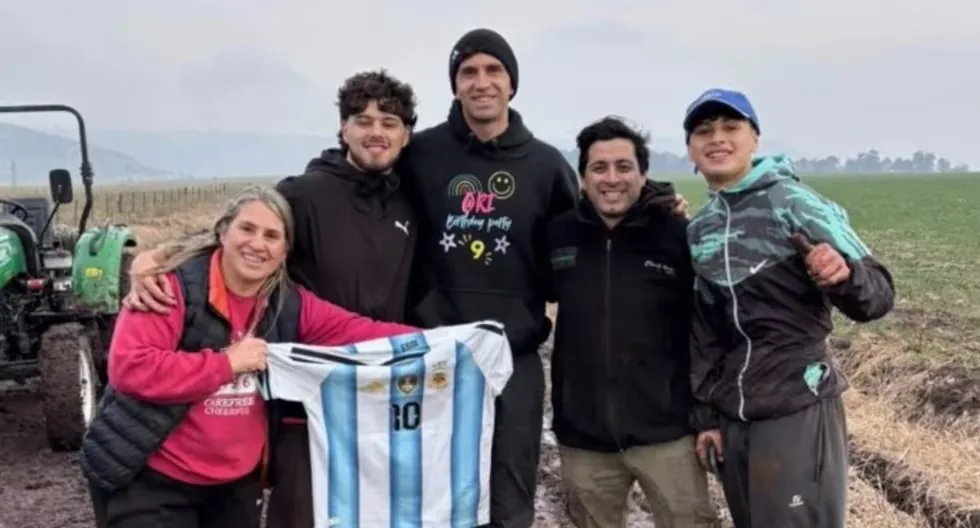 The spectacular rescue of Dibu Martínez in his hometown and a dream prize for the Albiceleste