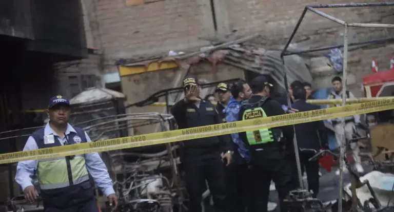 Who is behind the tragedy that left 10 dead? The clues behind a fire they are investigating as an extortion attack