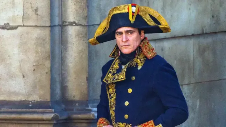 Joaquin Phoenix caracterizado como Napoleón. | Foto: Click News / Goff / SplashNews