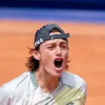 Ignacio Buse vs Tomás Etcheverry LIVE via Disney Plus: 0-1 for the Argentine and we're going to the second set