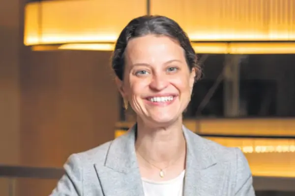 “A effective and executive political management and transition would give a strong signal to the market”