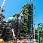 Anomalous waves and temporary port closures affect operations at the Talara Refinery