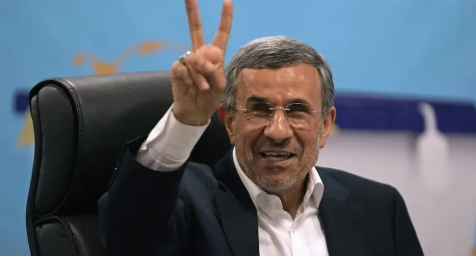 The incredible story of how Israel tried to recruit Mahmoud Ahmadinejad to govern Iran