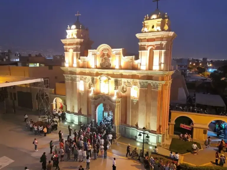 The church located in Surco Pueblo was restored. (Photo: Arturo Bobbio/Facebook)