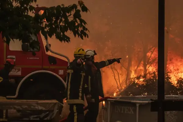 Gironde authorities rule out short-term return for the 220,000 fire evacuees