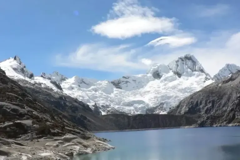 Meanwhile, the PNP intensifies the search for three other Peruvian mountaineers missing on the Huascarán snow-capped mountain. (Photo: Andina)