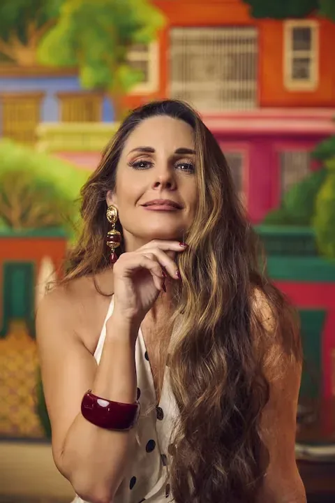 At 49 years old, Rebeca Escribens returned to writing and to the notes from her childhood to build her book “The Right to Be Born Again.” The portraits were taken at the Awicha restaurant in San Isidro.