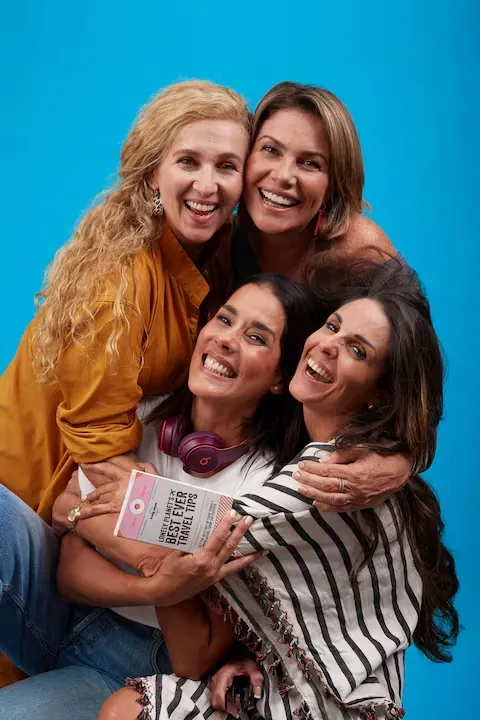 With her dear friends Katia Condos, Almendra Gomelsky, and Gianella Neyra, she carried out projects like “Mujeres de la PM” and “Planchando el despecho.”
