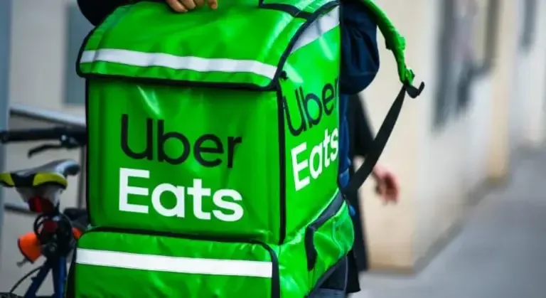 Uber buys Delivery Hero, parent company of PedidosYa, what is the strategy in delivery and what effects will it have in Peru?
