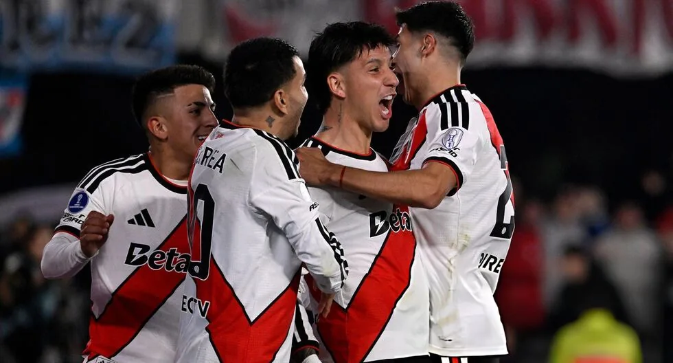On which channel do River Plate vs. Banfield play and what time is the match for the Argentine Professional League?