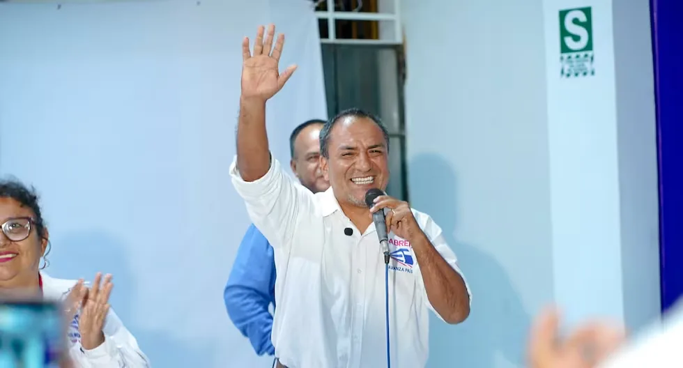 Tiene 16 inmuebles por S/13 millones en San Martín y procesos por lavado y proxenetismo: la historia del candidato Óscar Cabrera de Avanza País
