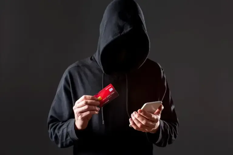 Scammers combine various techniques to commit phone fraud. (Photo: magnific.com)