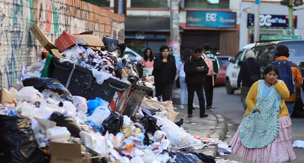 Bolivia: Trash accumulates in La Paz after more than two weeks of conflict between City Hall and companies