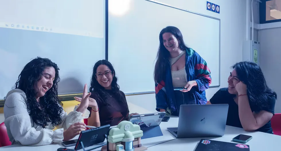 The future of video games in Peru has a woman's face: meet the group where they plan their next big project