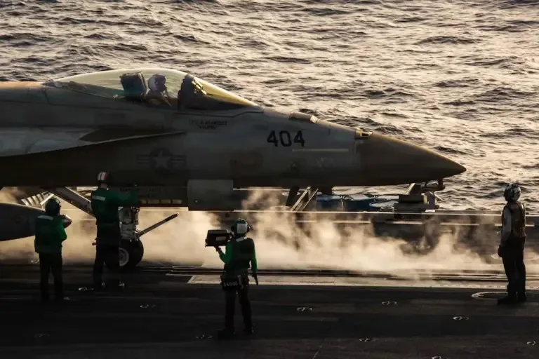 Image provided by CENTCOM on April 3, 2026, showing flight operations on the USS Abraham Lincoln aircraft carrier amid the war with Iran. (EFE/ CENTCOM).