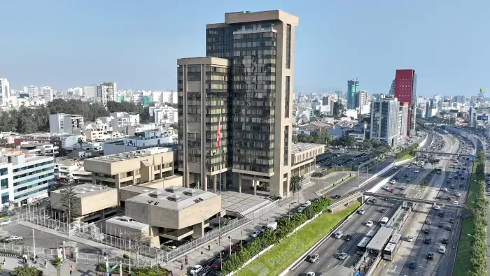 On January 8, when ProInversión made its announcement about the 55 non-strategic assets, it used this photo: the San Isidro building of Petroperú. Photo: ProInversión.