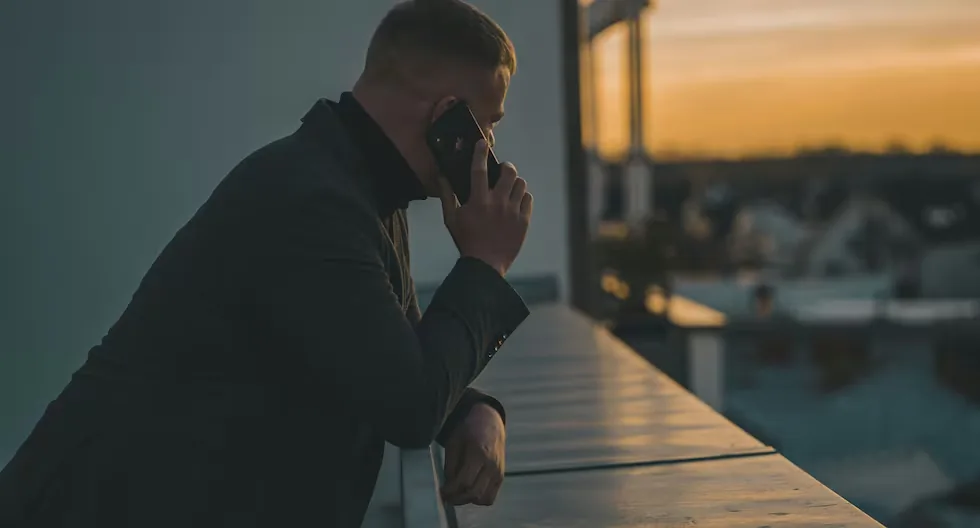 “We are going to activate your 5G” or “you have an approved card”: the scams that take control of your cell phone and bank accounts