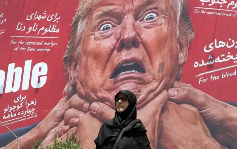 A billboard with Donald Trump's image in Iran. (Photo: EFE).