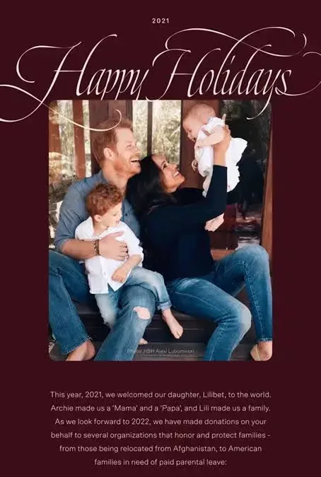 Harry, Meghan and their children in the Christmas card they published in 2021.