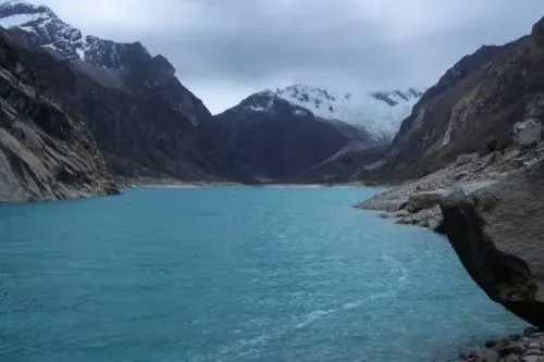 Tragedy in Nepal: Is Peru, with 528 glacial lagoons at risk of overflow, prepared to face a similar tragedy?