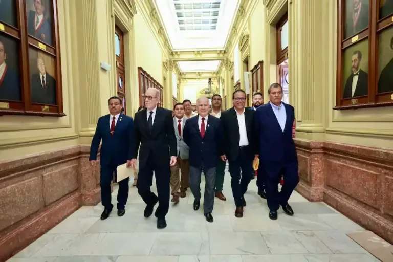 Roberto Sánchez, Jorge Nieto, Alfonso López Chau and Ricardo Belmont, former presidential candidates, welcomed the formation of opposition lists in the Senate and Chamber of Deputies. (Photo: Congress)