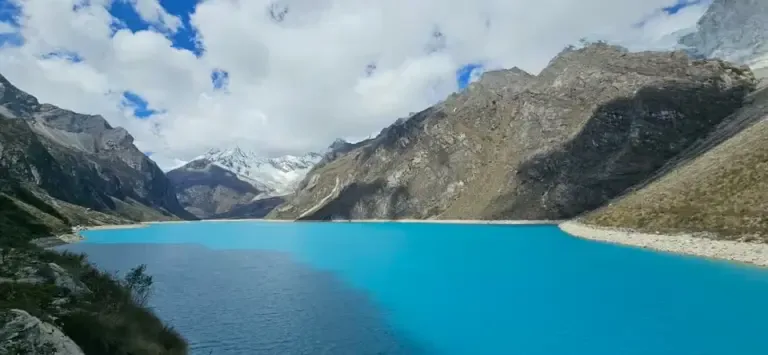 Parón Lagoon is at risk of overflowing.