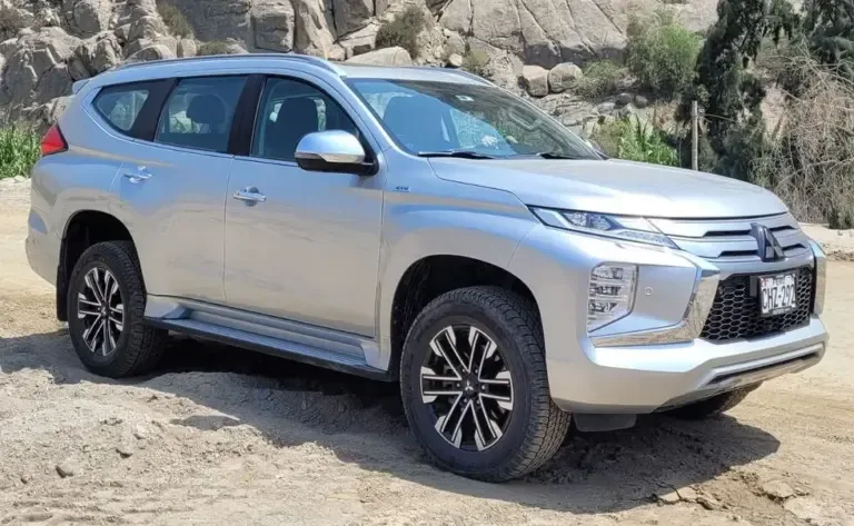 The Montero Sport positions itself between medium and large segment SUVs due to its 4.82 meters length; however, due to its height and robustness, it fits much better in the large segment. (Photo: Fernando Roca)