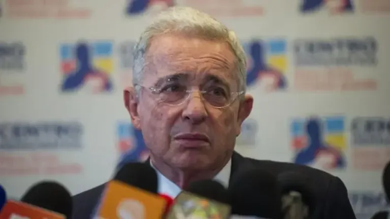 Uribe and Petro maintain a prolonged political rivalry, but there are elements in their leaderships that unite them. (Sebastian Barros/NurPhoto via Getty Images).