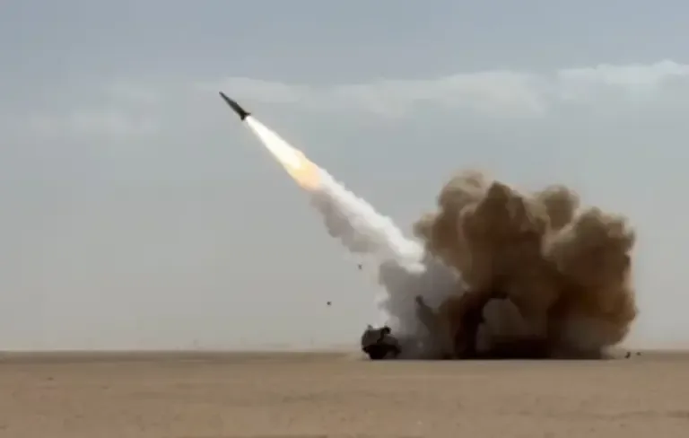 A long-range precision missile (PrSM) used in combat by the United States during Operation Epic Fury against Iran. (Photo from U.S. Central Command / AFP).