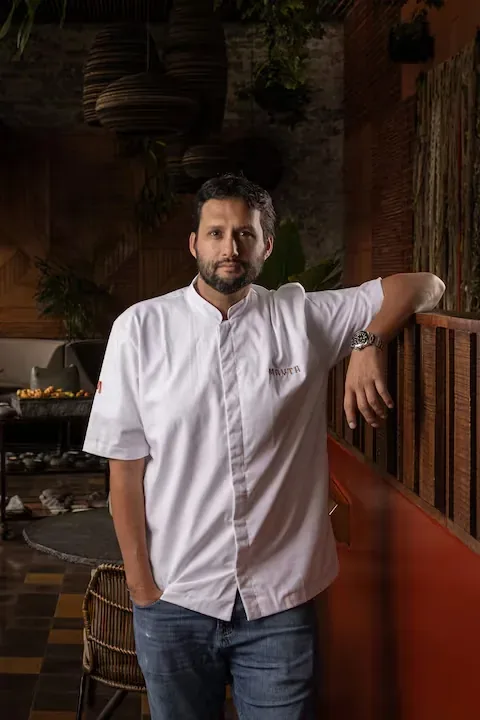 El chef y empresario asegura que el grupo cerrará el 2026 con un crecimiento de entre 25% y 30% en facturación, impulsado por la consolidación de sus marcas y nuevas operaciones en mercados internacionales.