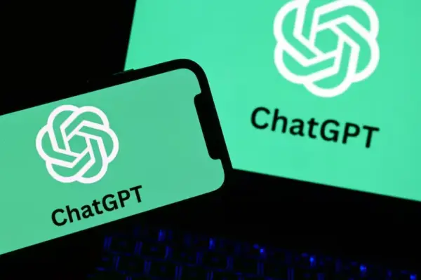 Reports of ChatGPT, Gemini, Claude, and Grok outages: technical issues on AI platforms affect thousands of users