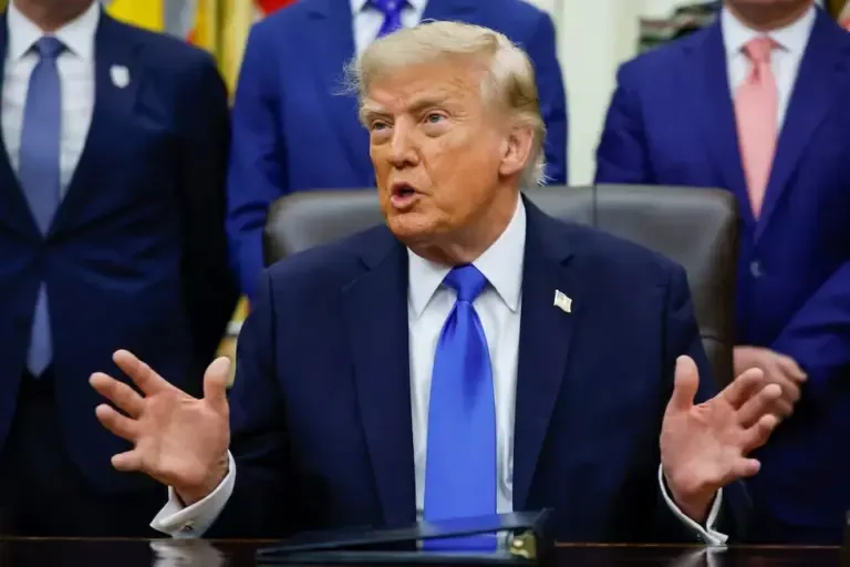 The President of the United States, Donald Trump, speaks during a meeting with travel company executives in the Oval Office of the White House, September 2, 2026. (Photo by Kevin Dietsch / GETTY IMAGES NORTH AMERICA via AFP).