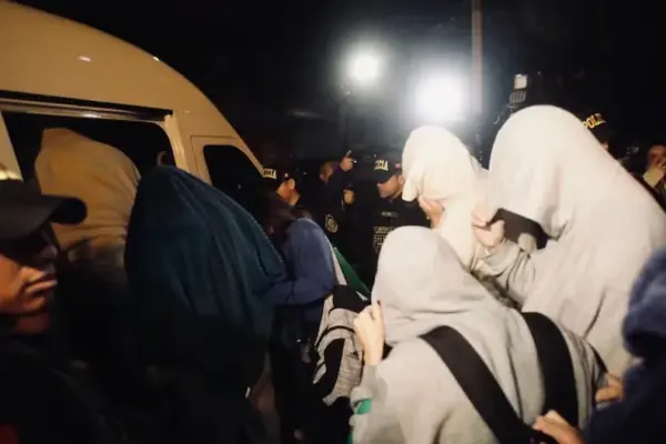 Eight students from the Naval High School remain detained at the Family Police Station following an alleged sexual assault complaint