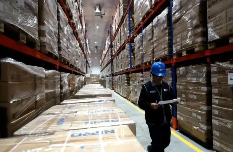 The National Center for the Supply of Strategic Health Resources (Cenares), of the Ministry of Health (Minsa), buys, stores, and distributes medical supplies that it then distributes to health facilities throughout the country. (Photo: Andina)