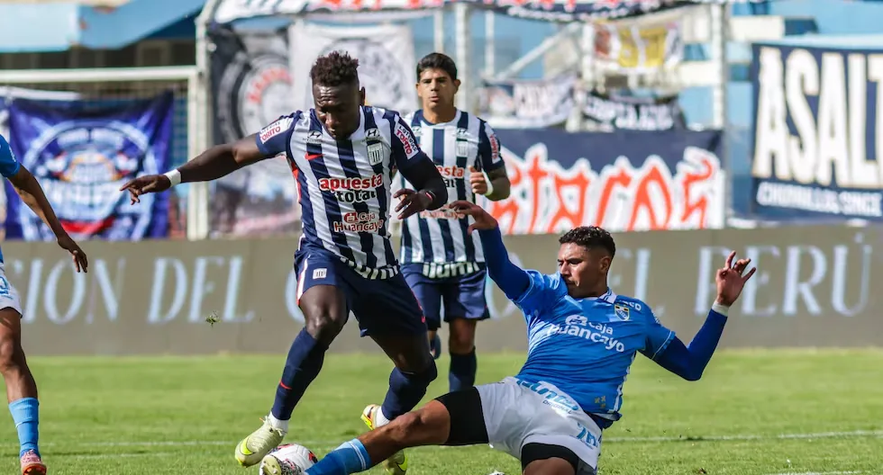 Which channel broadcasts Alianza Lima vs ADT and what time is the match for the Torneo Clausura?