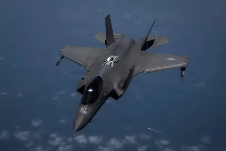 An F-35A stealth fighter jet belonging to the U.S. Air Force flies on a patrol mission over the skies of the Middle East. (Centcom).