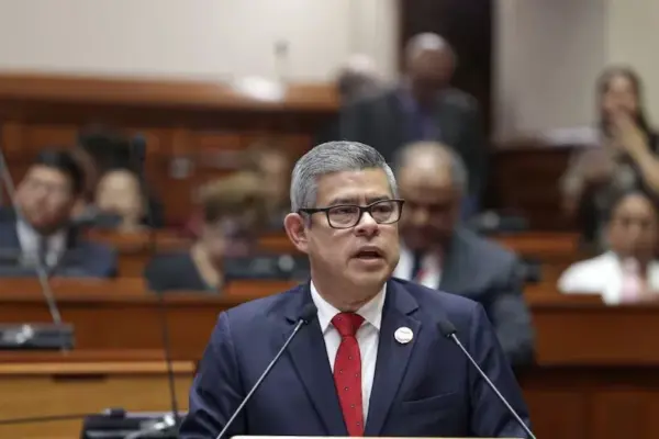 Deputies: Constitution Committee summons Luis Galarreta to explain request for legislative powers