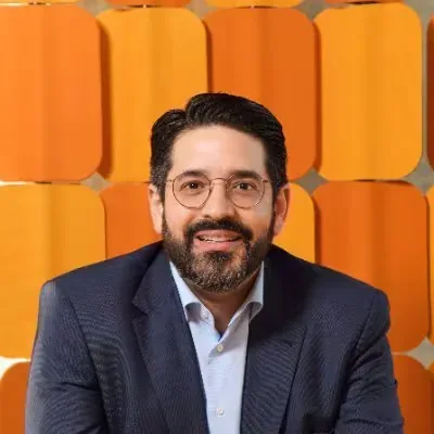 Asdrúbal Oliveros, Venezuelan economist and business consultant.