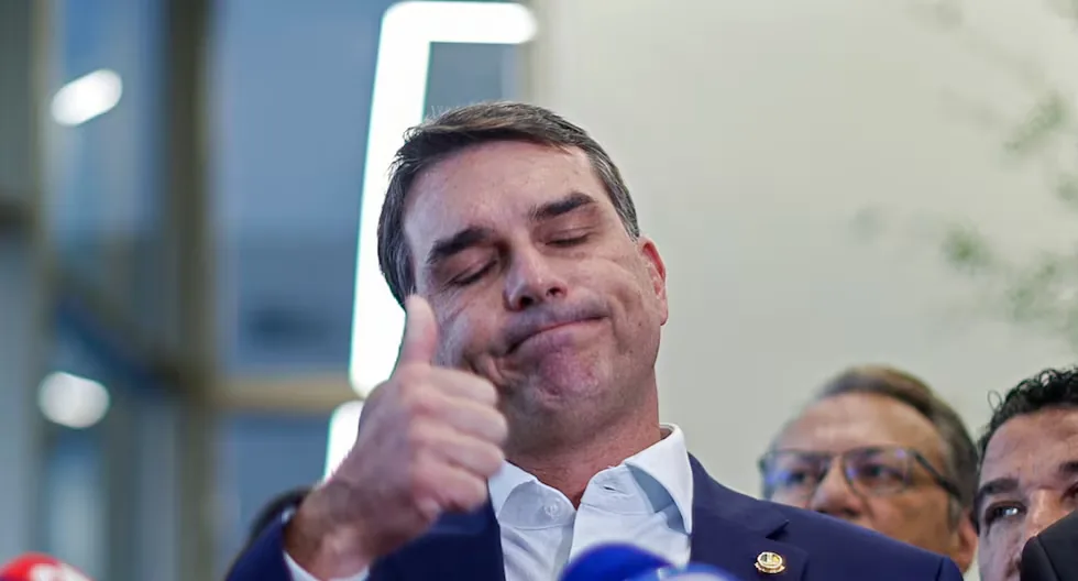 Banco Master: The investigation into Flávio Bolsonaro for alleged corruption shaking the election campaign in Brazil