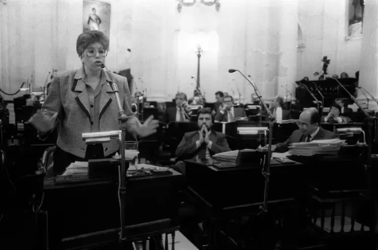 LIMA, OCTOBER 17, 1991 SENATE SESSION. IN THE IMAGE SENATOR LOURDES FLORES NANO. PHOTO: EL COMERCIO