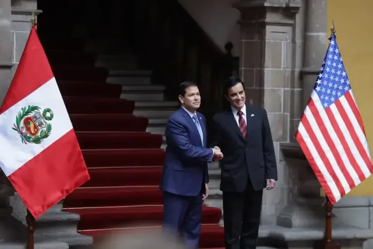 Marco Rubio, U.S. Secretary of State, was received with honors upon his entry to the Torre Tagle Palace, headquarters of the Foreign Ministry, in downtown Lima. (Photo: Hugo Pérez)